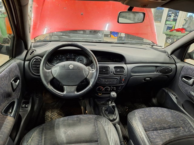 Renault Megane 2002. Lot# 50477940. VIN VF1KA0B0527745713. Photo 1