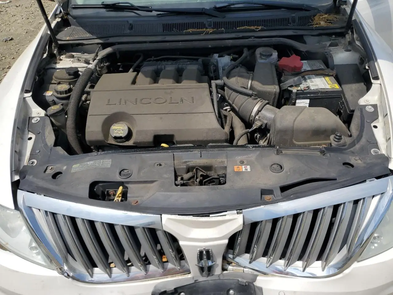 LINCOLN MKS 2010 WHITE Photo 3