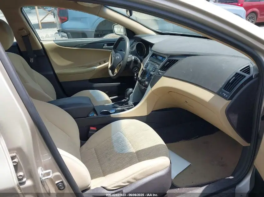HYUNDAI SONATA 2011 TAN Photo 7