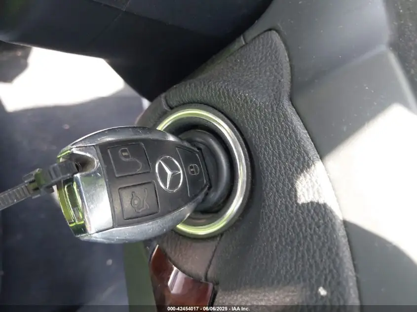 MERCEDES-BENZ E 350 2011  Photo 3