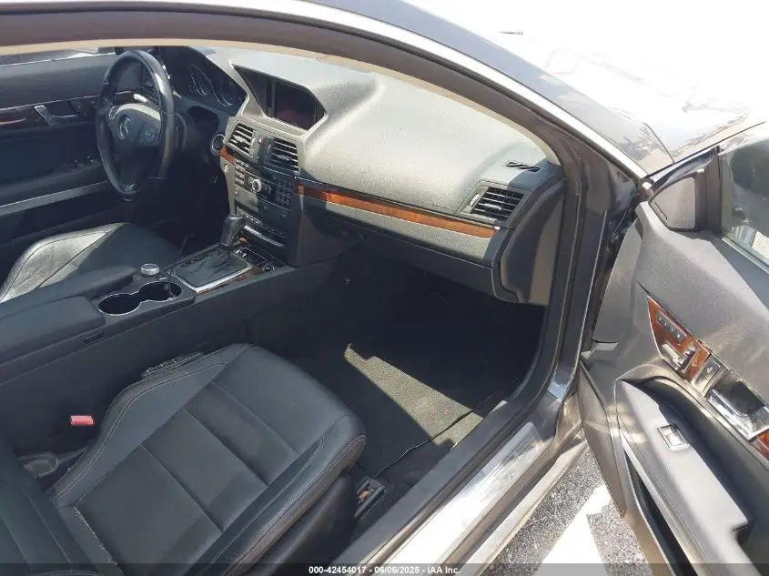 MERCEDES-BENZ E 350 2011  Photo 7