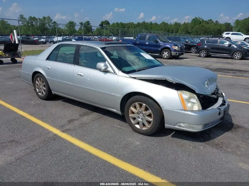 CADILLAC DTS 2010 SILVER Photo 1