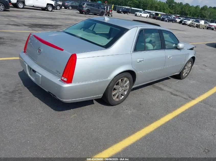 CADILLAC DTS 2010 SILVER Photo 6