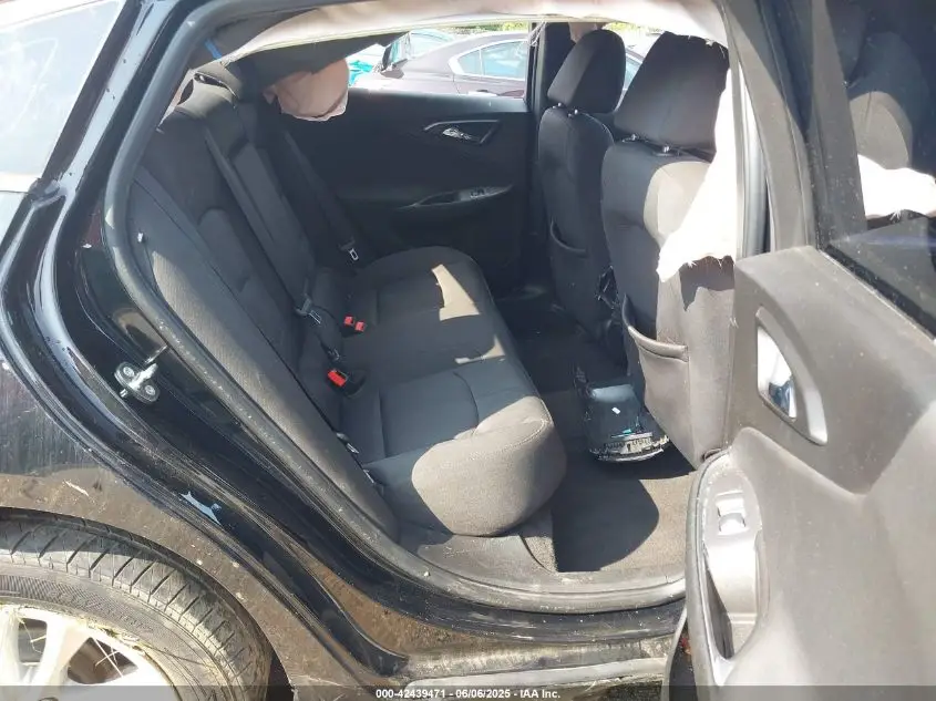 CHEVROLET MALIBU 2018  Photo 12