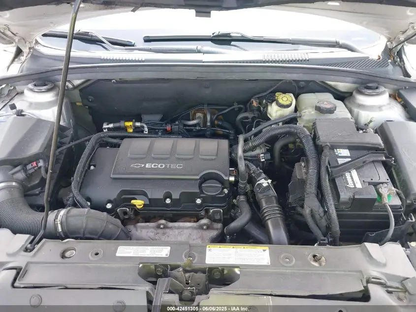 CHEVROLET CRUZE 2012  Photo 2