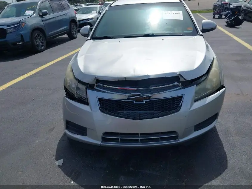 CHEVROLET CRUZE 2012  Photo 13