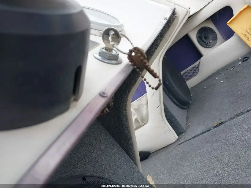 ELIMINATOR OTHER 1999 WHITE Photo 3