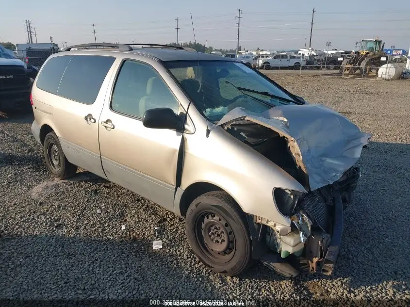 TOYOTA SIENNA 2002. Lot# 42490786. VIN 4T3ZF19CX2U420002. Photo 1