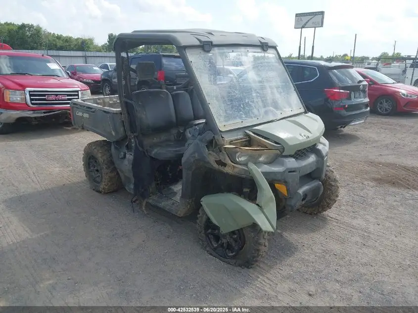 CAN-AM DEFENDER 2018. Lot# 42532539. VIN 3JBUGAN43JK004989. Photo 1