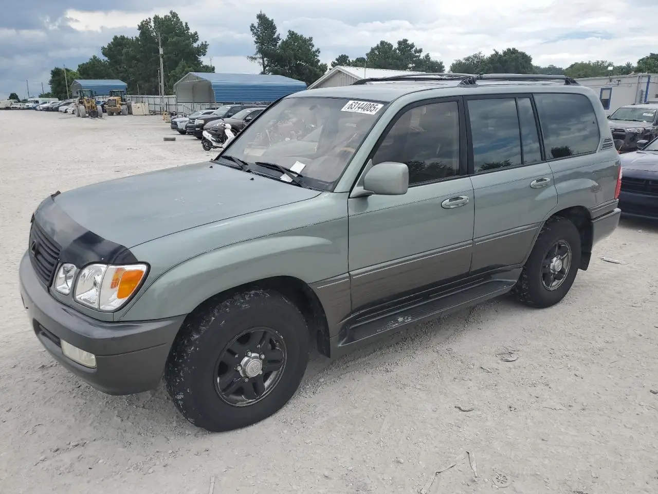 LEXUS LX470 2001. Lot# 63144085. VIN JTJHT00W413505700. Photo 1