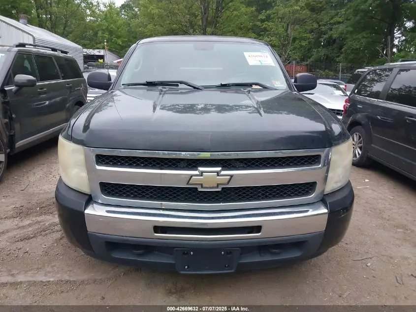 CHEVROLET SILVERADO 1500 2011 BLACK Photo 4