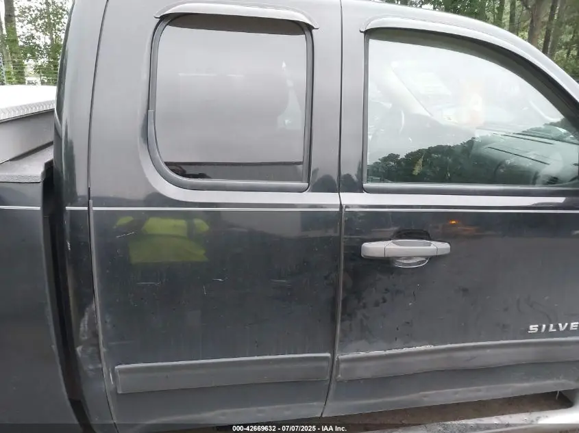 CHEVROLET SILVERADO 1500 2011 BLACK Photo 5