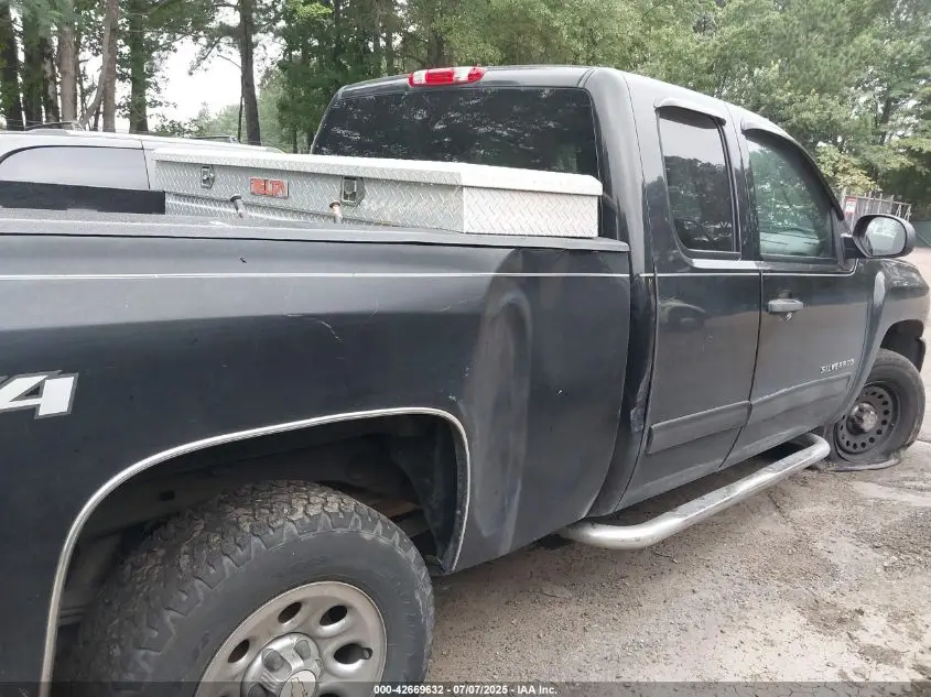 CHEVROLET SILVERADO 1500 2011 BLACK Photo 13