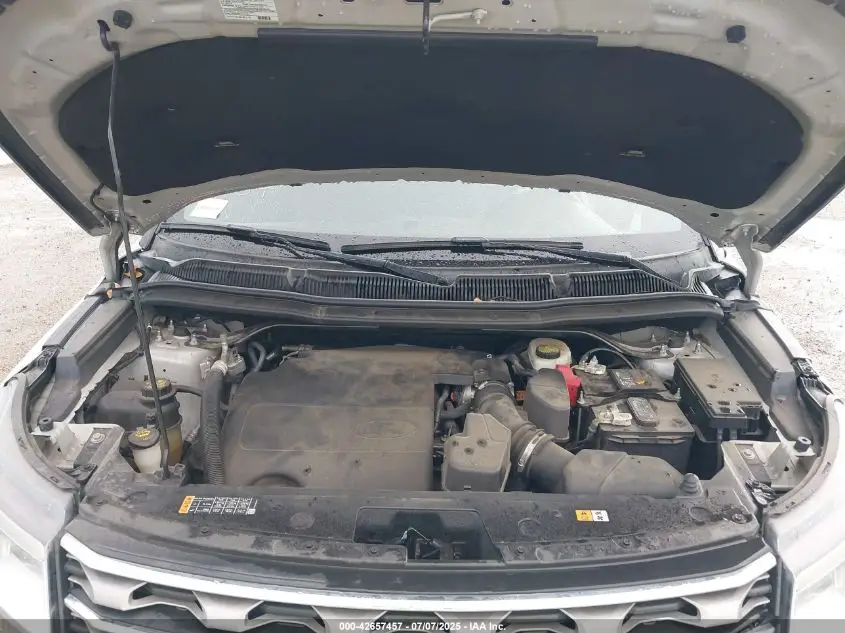 FORD EXPLORER 2017 SILVER Photo 2