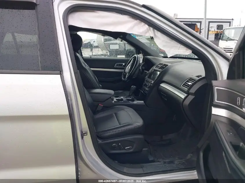 FORD EXPLORER 2017 SILVER Photo 12