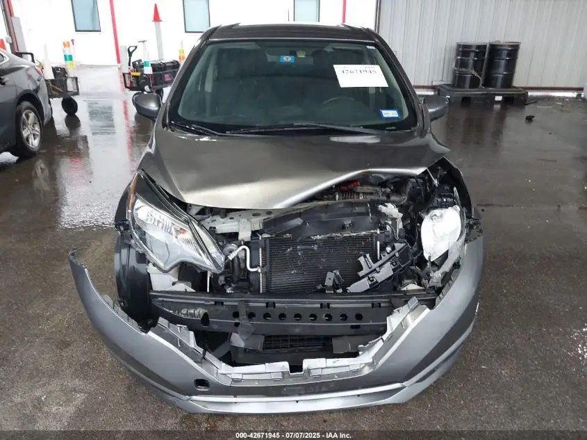 NISSAN VERSA NOTE 2019 GRAY Photo 13