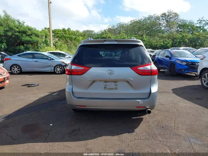 TOYOTA SIENNA 2016  Photo 8