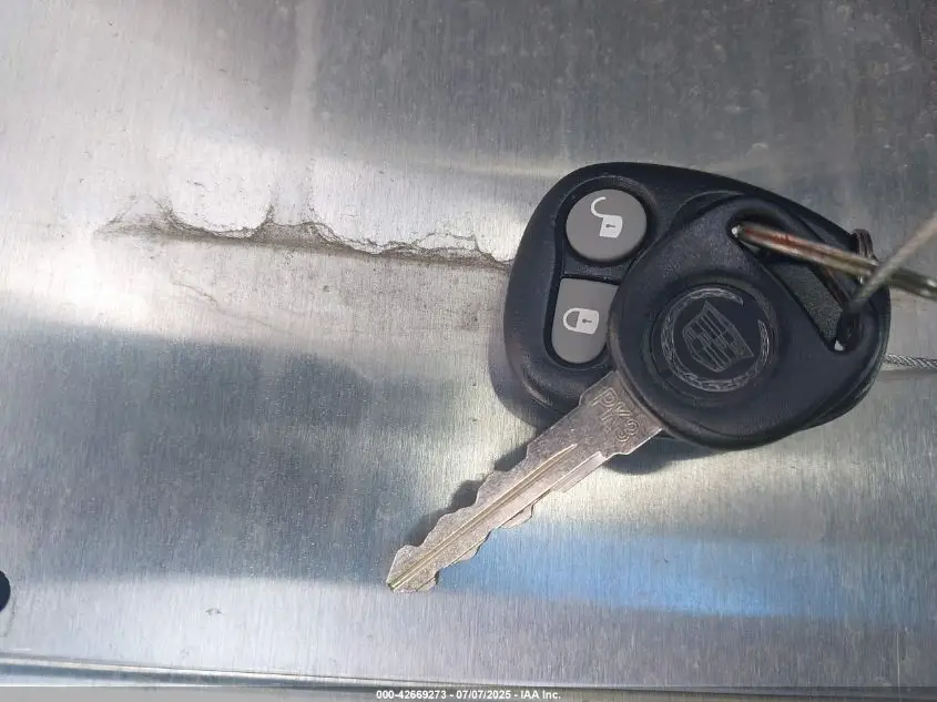 CADILLAC DEVILLE 2004  Photo 3