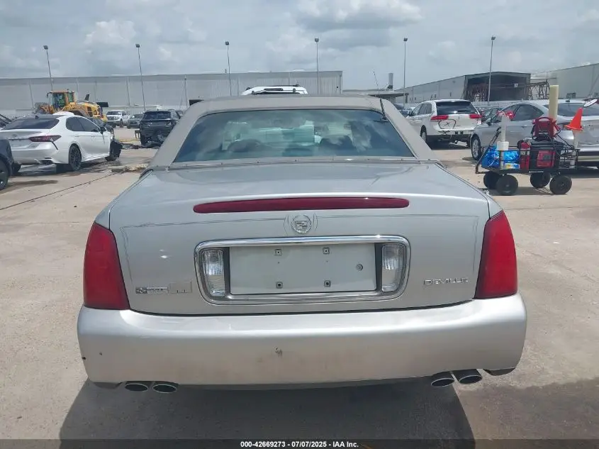 CADILLAC DEVILLE 2004  Photo 8