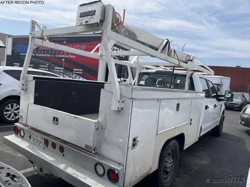 FORD SUPER DUTY F-350 SRW 2017. Lot# 42762755. VIN 1FD8W3E6XHEB54631. Photo 1