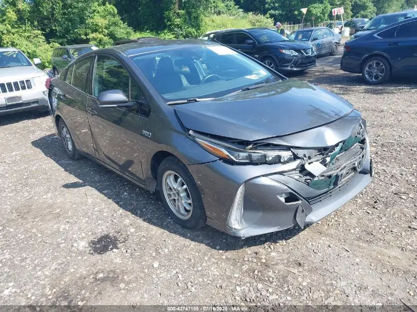 TOYOTA PRIUS PRIME 2017. Lot# 42747155. VIN JTDKARFP2H3039357. Photo 1