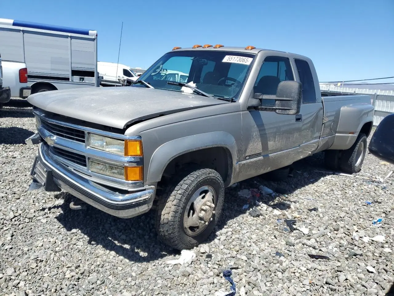 CHEVROLET GMT 1998. Lot# 55173065. VIN 1GCHK39J1WF047148. Photo 1