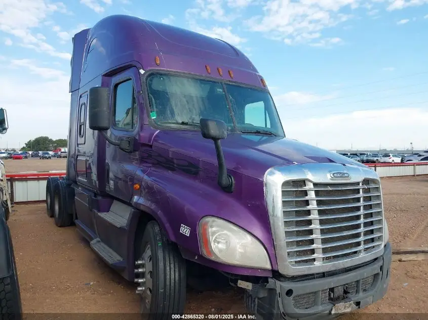 FREIGHTLINER CASCADIA 2016. Lot# 42865320. VIN 3AKJGLD55GSFN0665. Photo 1