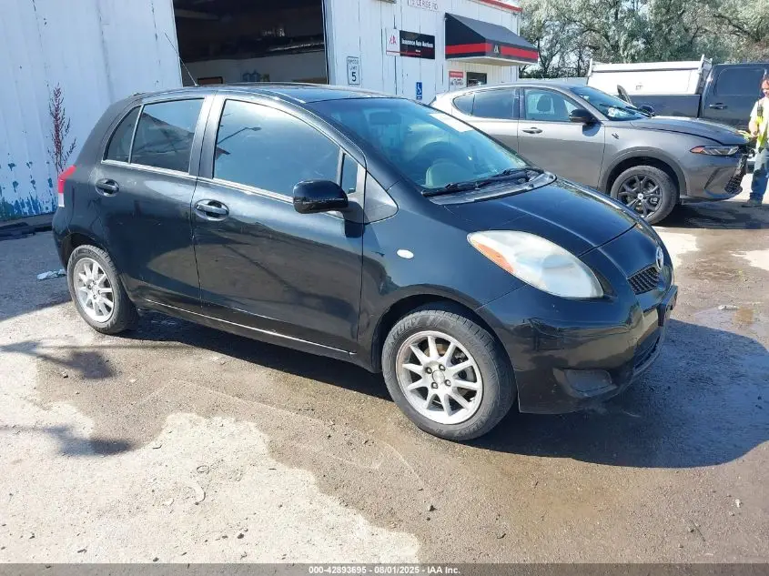 TOYOTA YARIS 2011. Lot# 42893695. VIN JTDKT4K33B5338853. Photo 1