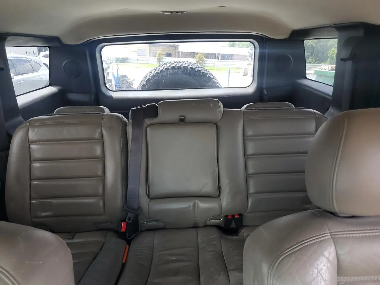 HUMMER H2 2005 GOLD Photo 2