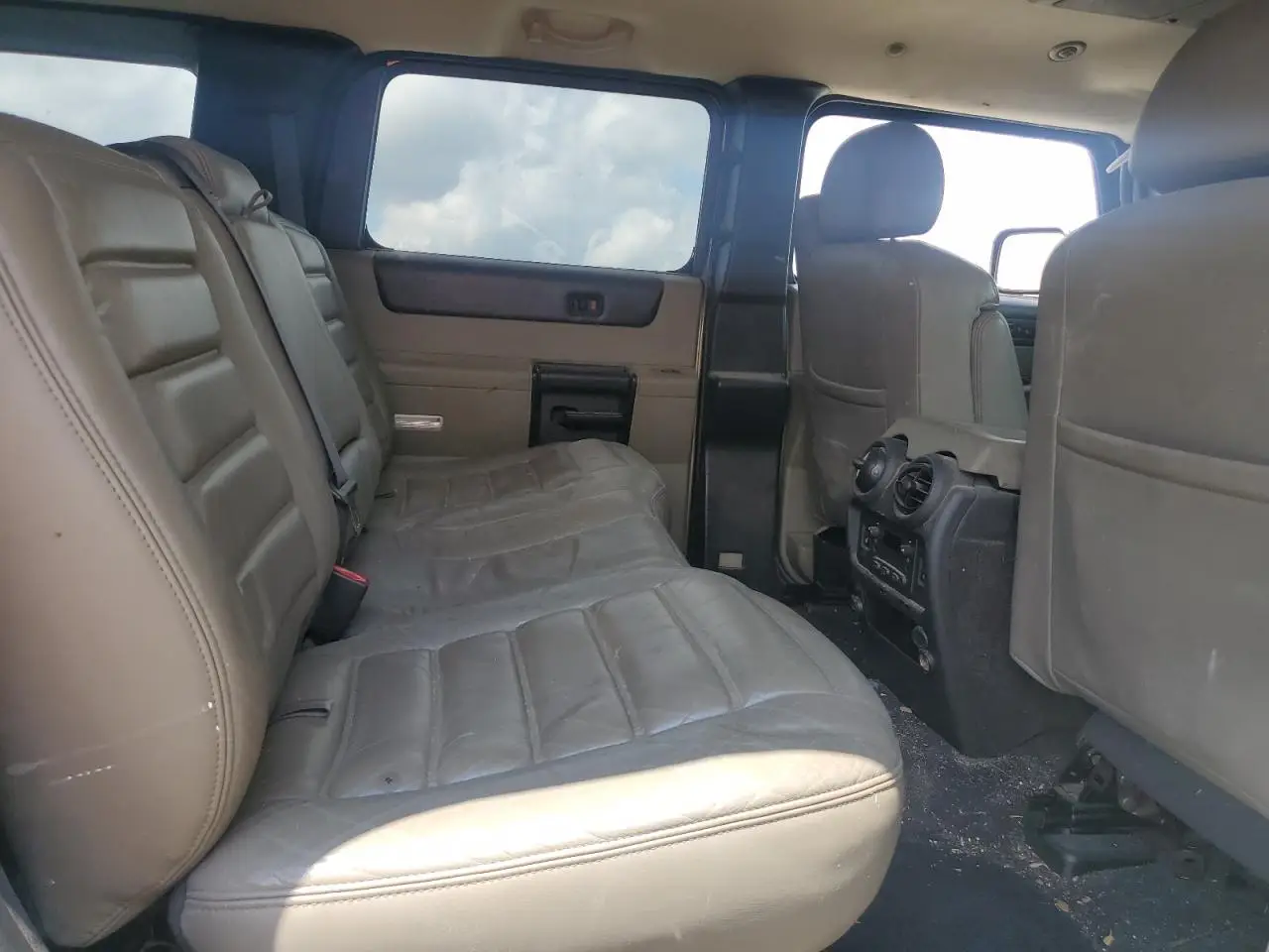 HUMMER H2 2005 GOLD Photo 3