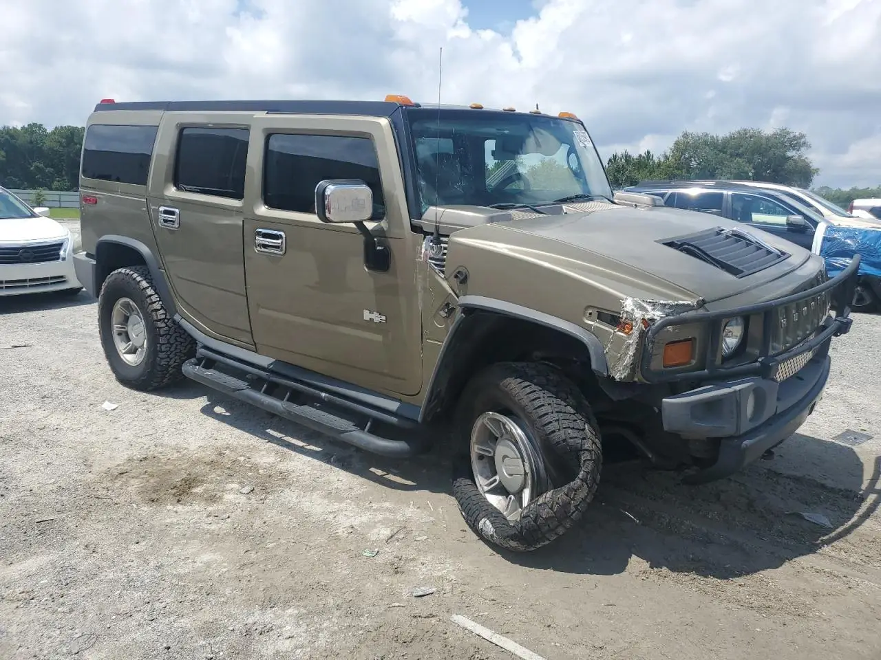 HUMMER H2 2005 GOLD Photo 8