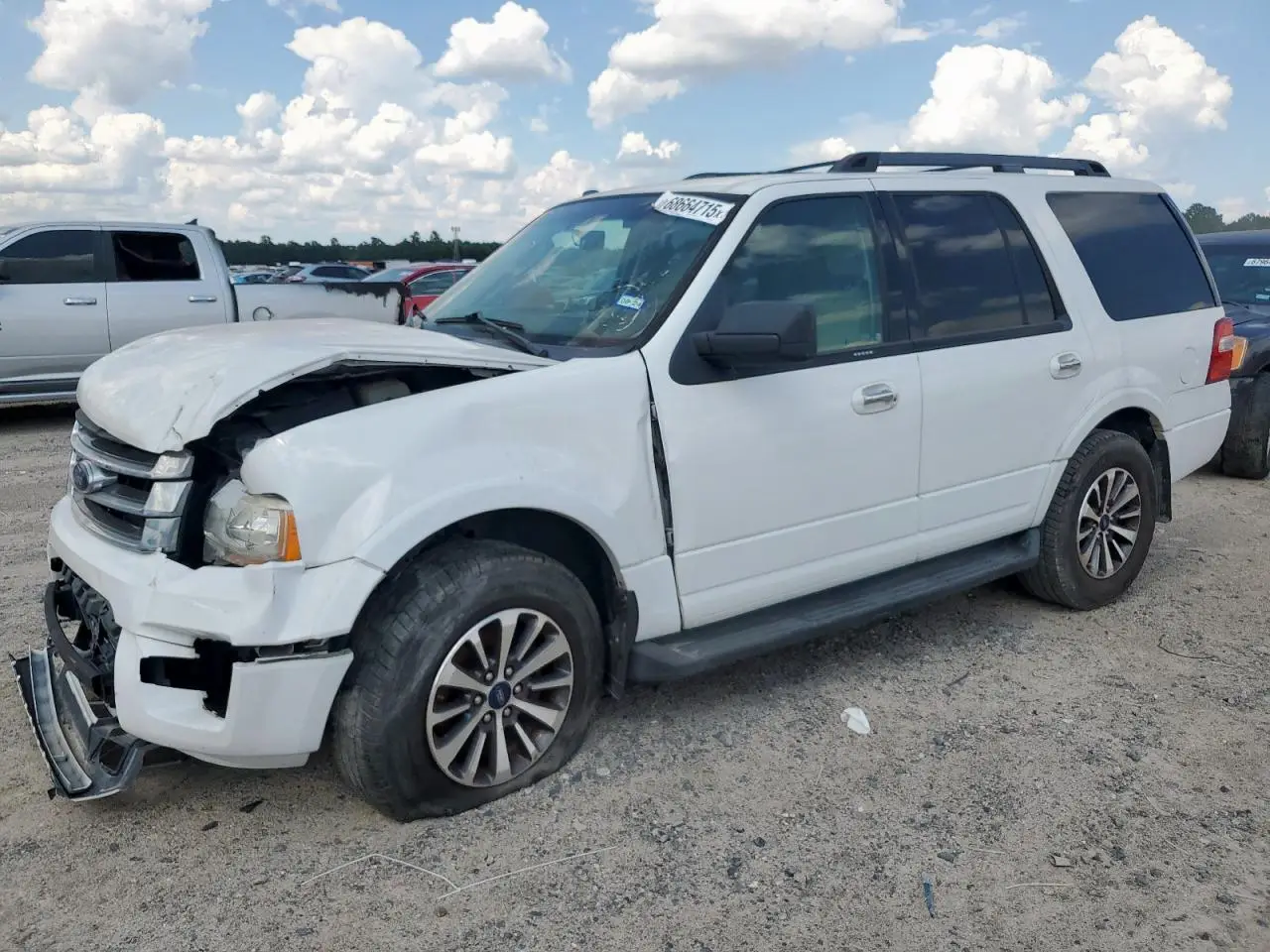 CHECKER EXPEDITION 2015. Lot# 68664715. VIN 1FMJU1HT8FEF25117. Photo 1