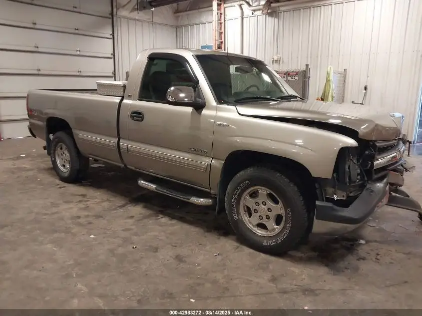 CHEVROLET SILVERADO 2002. Lot# 42983272. VIN 1GCEK14T72Z149563. Photo 1