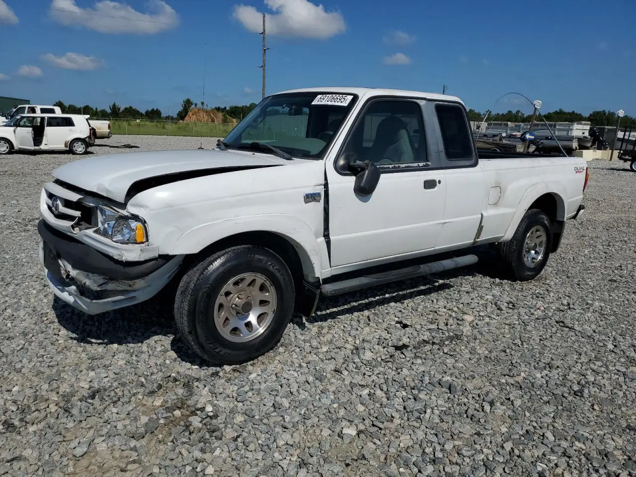 MAZDA B3000 2001. Lot# 69106695. VIN 4F4YR16U71TM21777. Photo 1