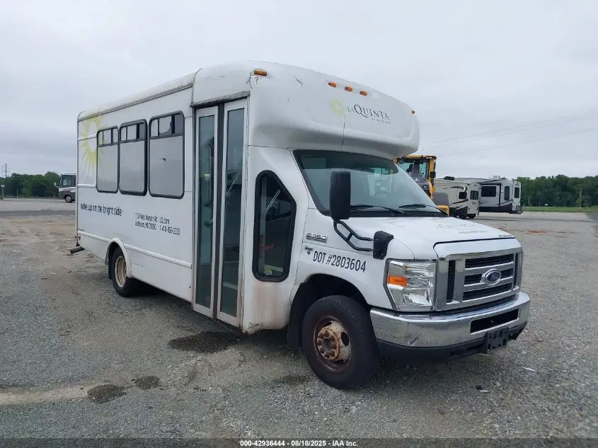 FORD E-350 CUTAWAY 2019. Lot# 42936444. VIN 1FDEE3F68KDC02368. Photo 1