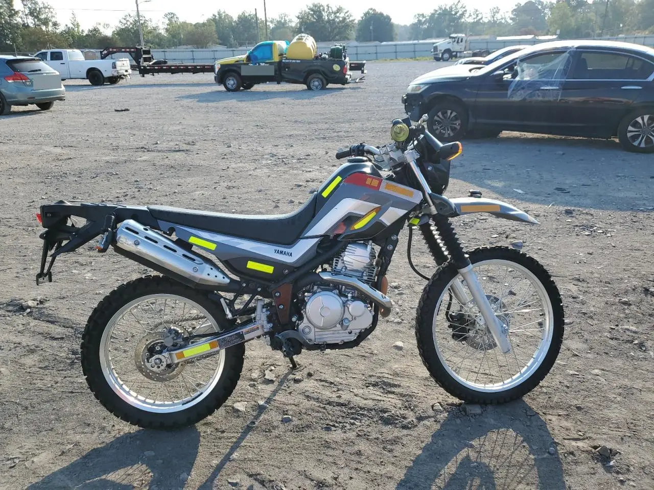 YAMAHA DIRT BIKE 2022. Lot# 68015685. VIN JYADG24E1NA014436. Photo 1