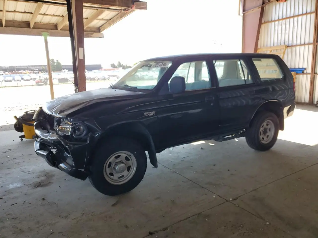 MITSUBISHI MONTERO 2000. Lot# 69321065. VIN JA4LS21H0YP017983. Photo 1