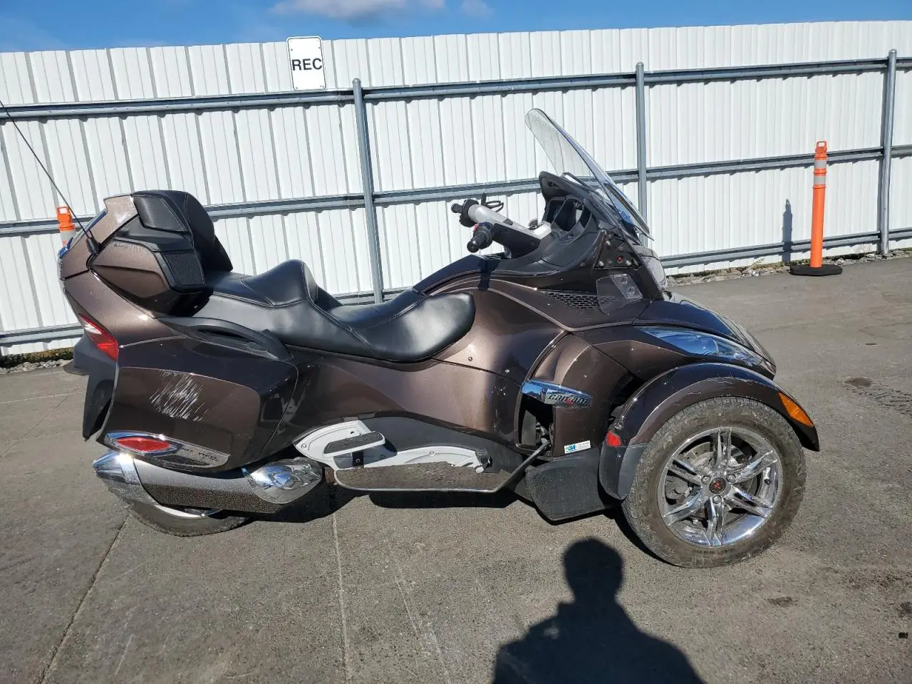 CAN-AM SPYDER 2012. Lot# 69273285. VIN 2BXJBRC19CV000345. Photo 1