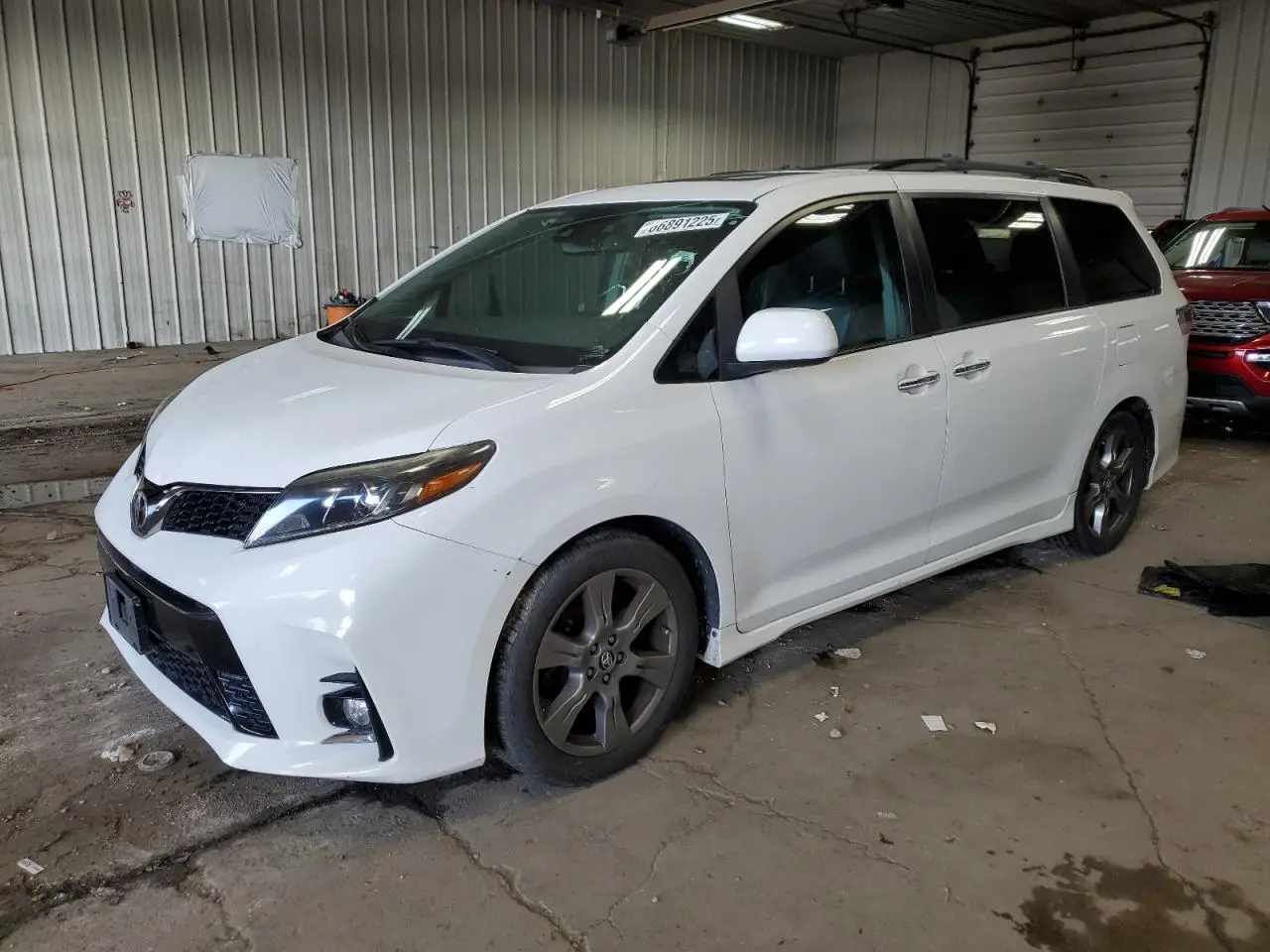 TOYOTA SIENNA 2018. Lot# 66891225. VIN 5TDXZ3DC8JS908902. Photo 1