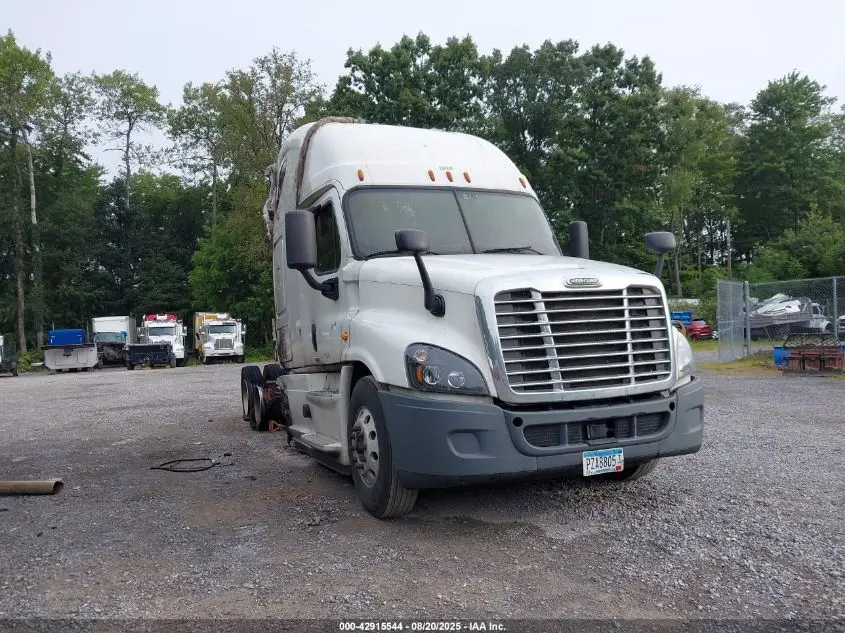 FREIGHTLINER CASCADIA 125 2018. Lot# 42915544. VIN 1FUJGLDR1JLHD2333. Photo 1