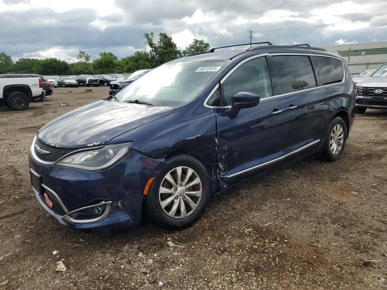 CHRYSLER PACIFICA 2017. Lot# 69232025. VIN 2C4RC1BG5HR576764. Photo 1