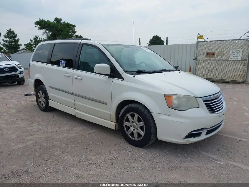 CHRYSLER TOWN & COUNTRY 2013. Lot# 43058533. VIN 2C4RC1BG3DR518775. Photo 1