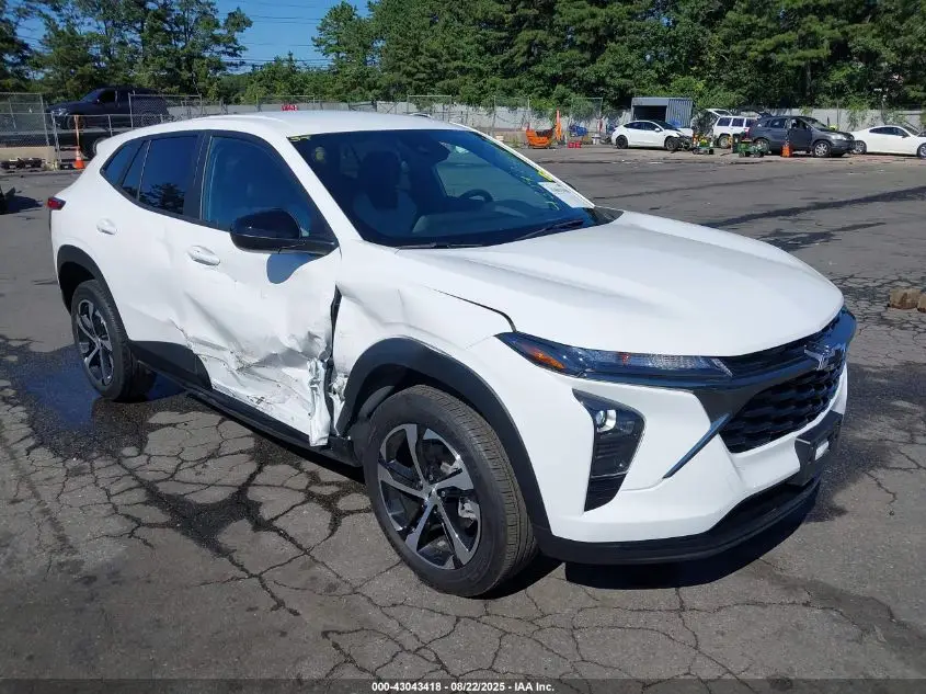 CHEVROLET TRAX 2024. Lot# 43043418. VIN KL77LGE25RC069977. Photo 1