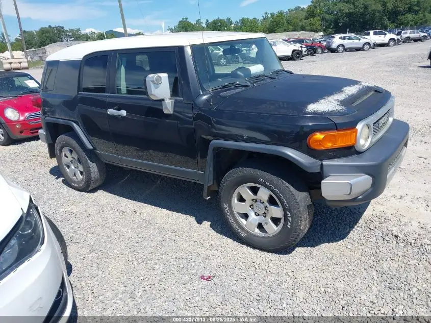 TOYOTA FJ CRUISER 2007. Lot# 43077913. VIN JTEZU11F570010811. Photo 1