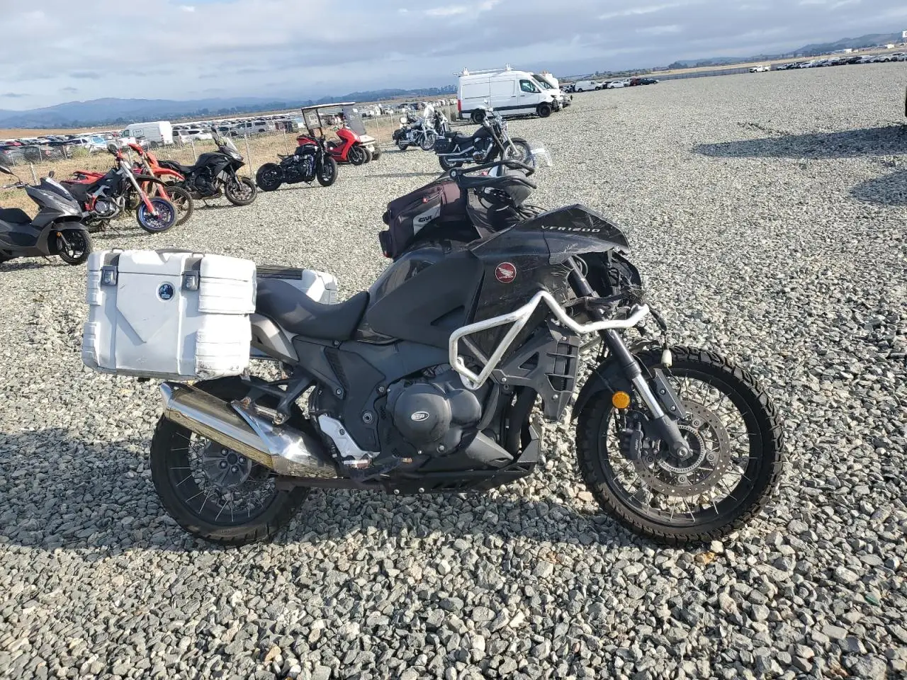 HONDA VFR CYCLE 2016. Lot# 69994315. VIN JH2SC7608GK000009. Photo 1