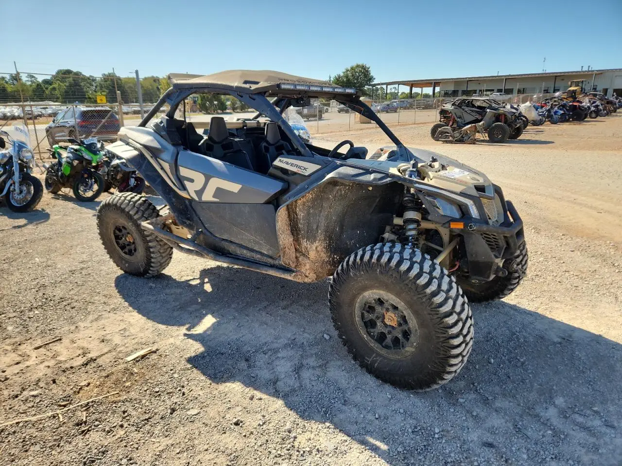 CAN-AM SIDEBYSIDE 2023. Lot# 70710235. VIN 3JBVPAV42PE000346. Photo 1