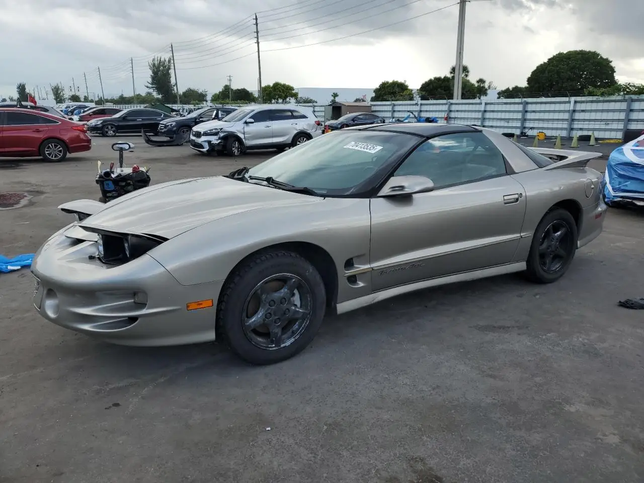 PONTIAC FIREBIRD 2001. Lot# 70413535. VIN 2G2FV22G712132257. Photo 1