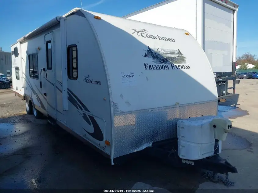 COACHMEN FREEDOM 2010. Lot# 43701219. VIN 5ZT2FEUB8AA001956. Photo 1