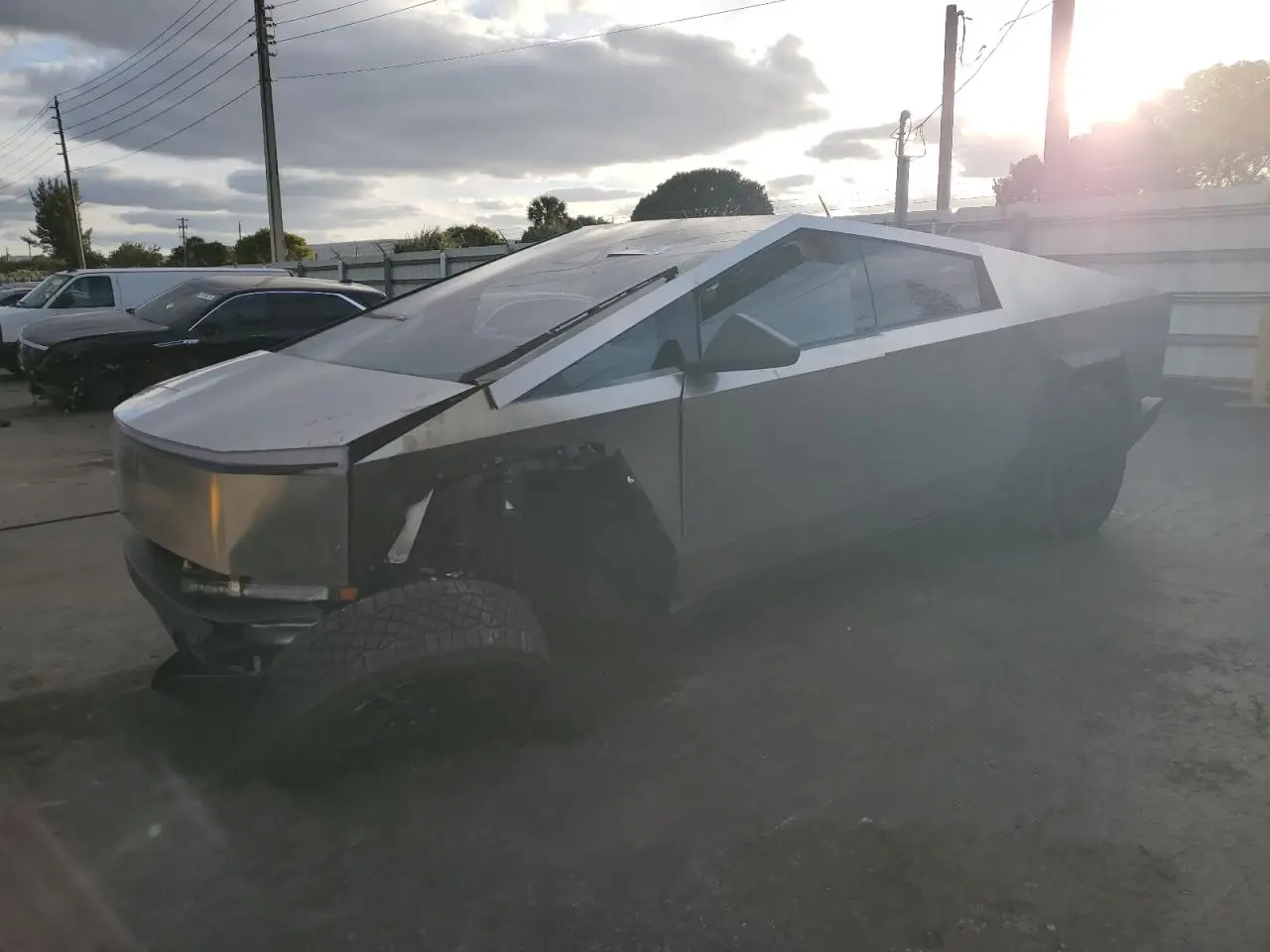 TESLA CYBERTRUCK 2024. Lot# 91157085. VIN 7G2CEHEDXRA019561. Photo 1