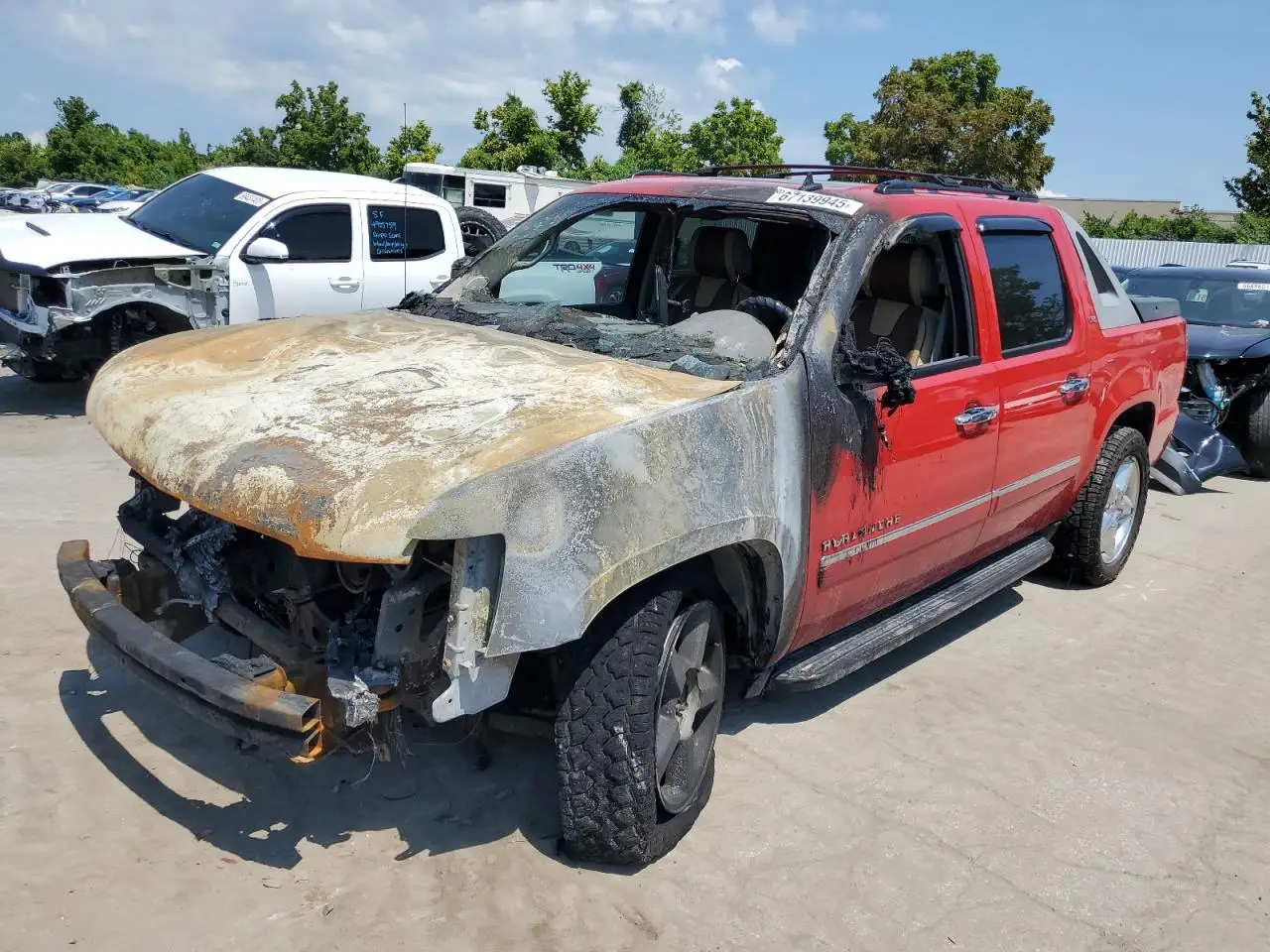 CHEVROLET AVALANCHE 2011. Lot# 67139945. VIN 3GNTKGE34BG219231. Photo 1
